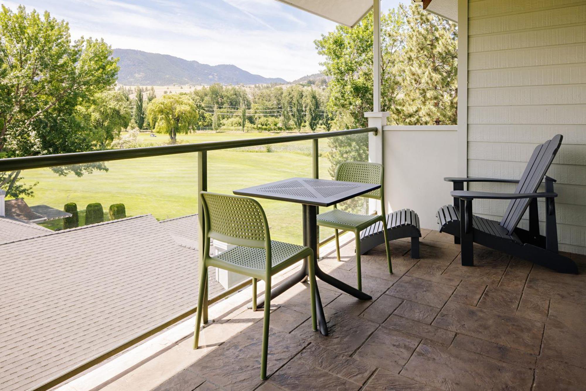 Balcomo, A Ramada By Wyndham Penticton Exterior photo
