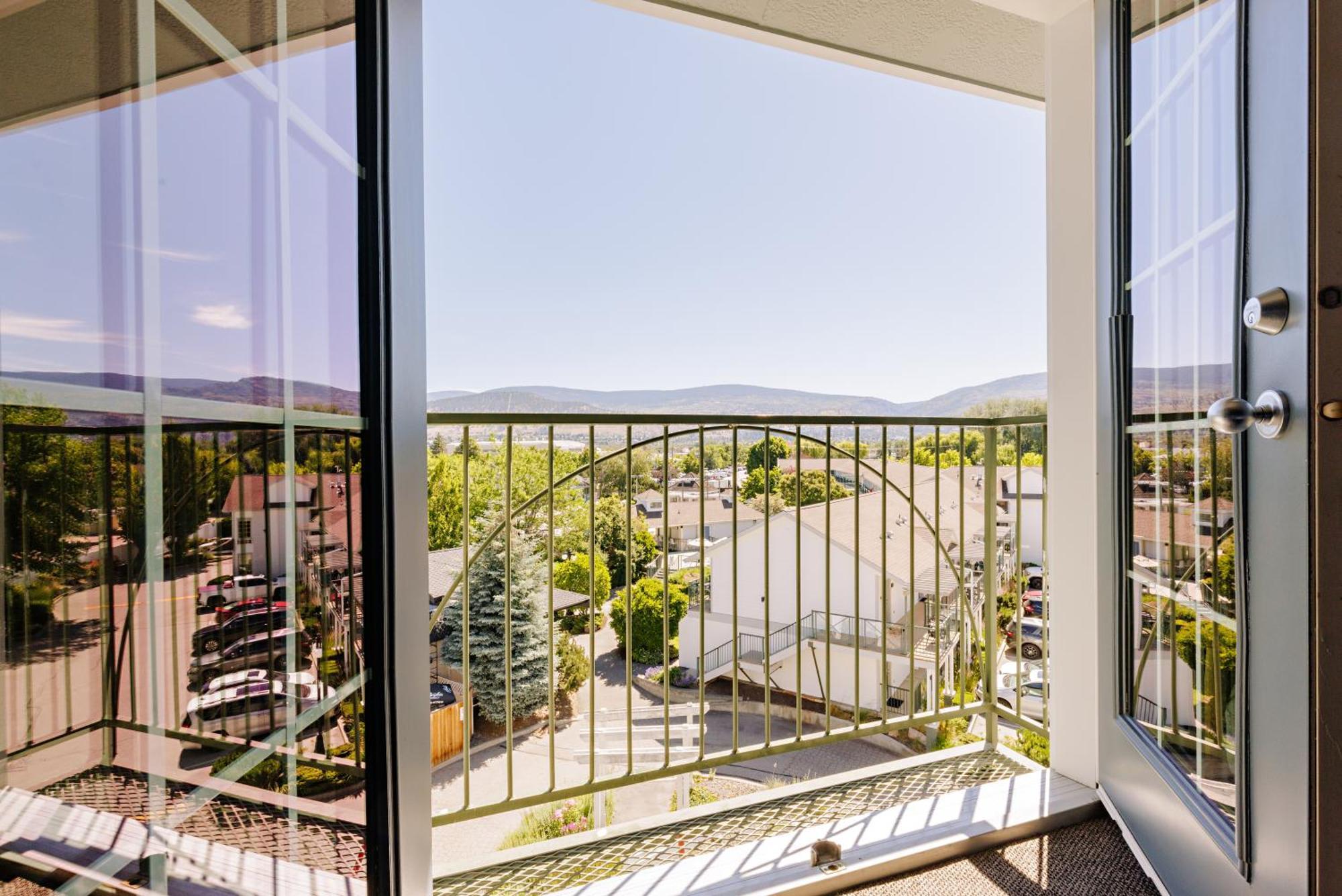 Balcomo, A Ramada By Wyndham Penticton Exterior photo