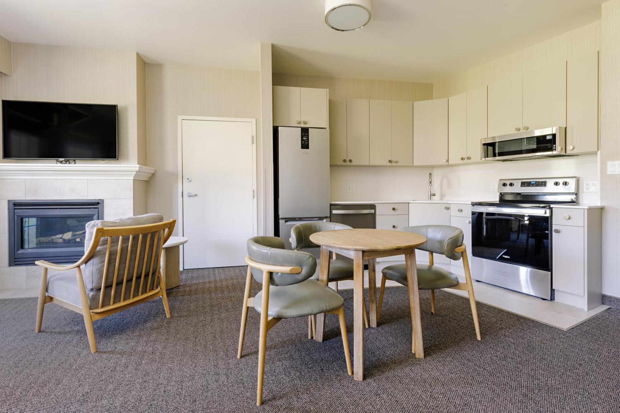 Balcomo, A Ramada By Wyndham Penticton Exterior photo