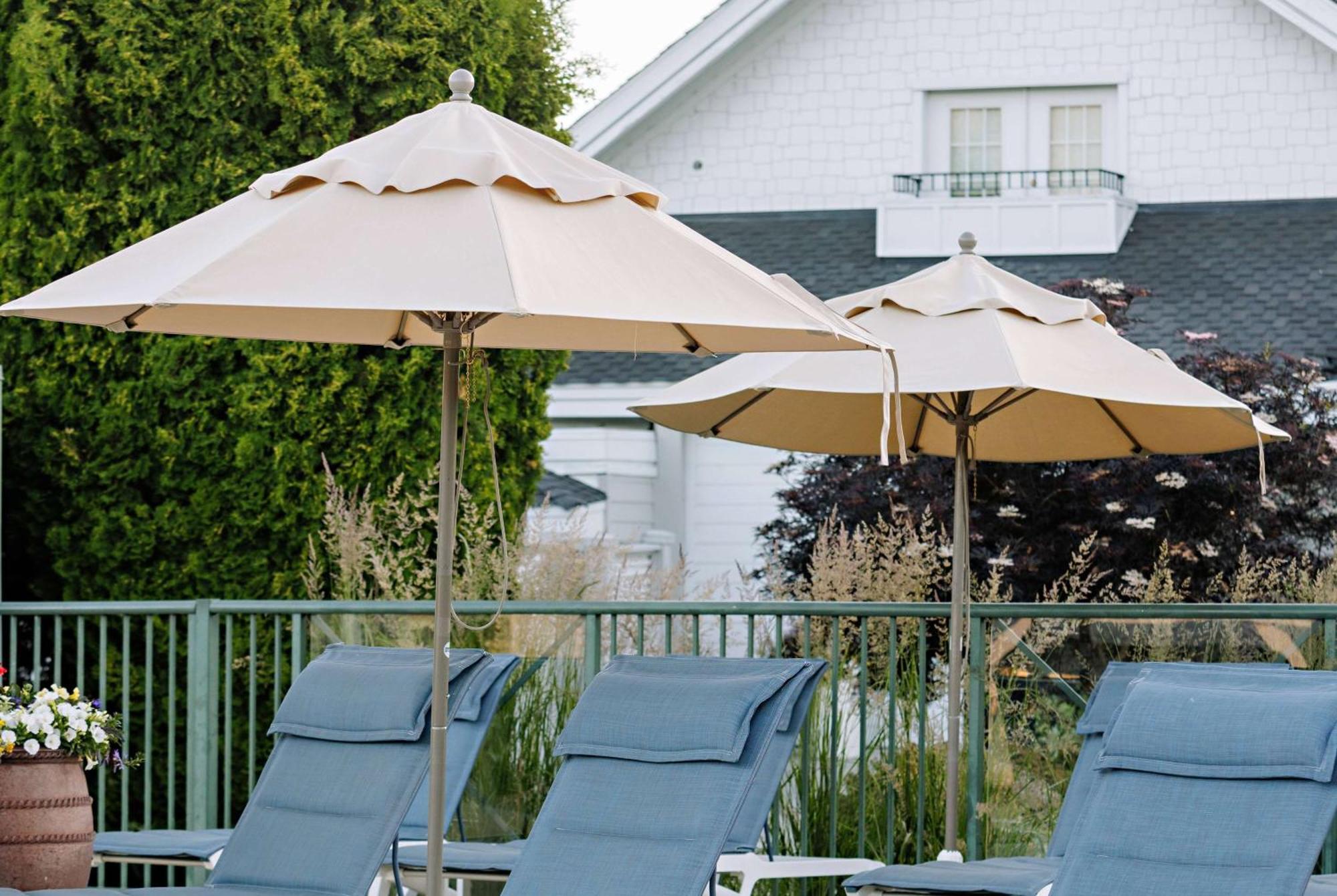 Balcomo, A Ramada By Wyndham Penticton Exterior photo