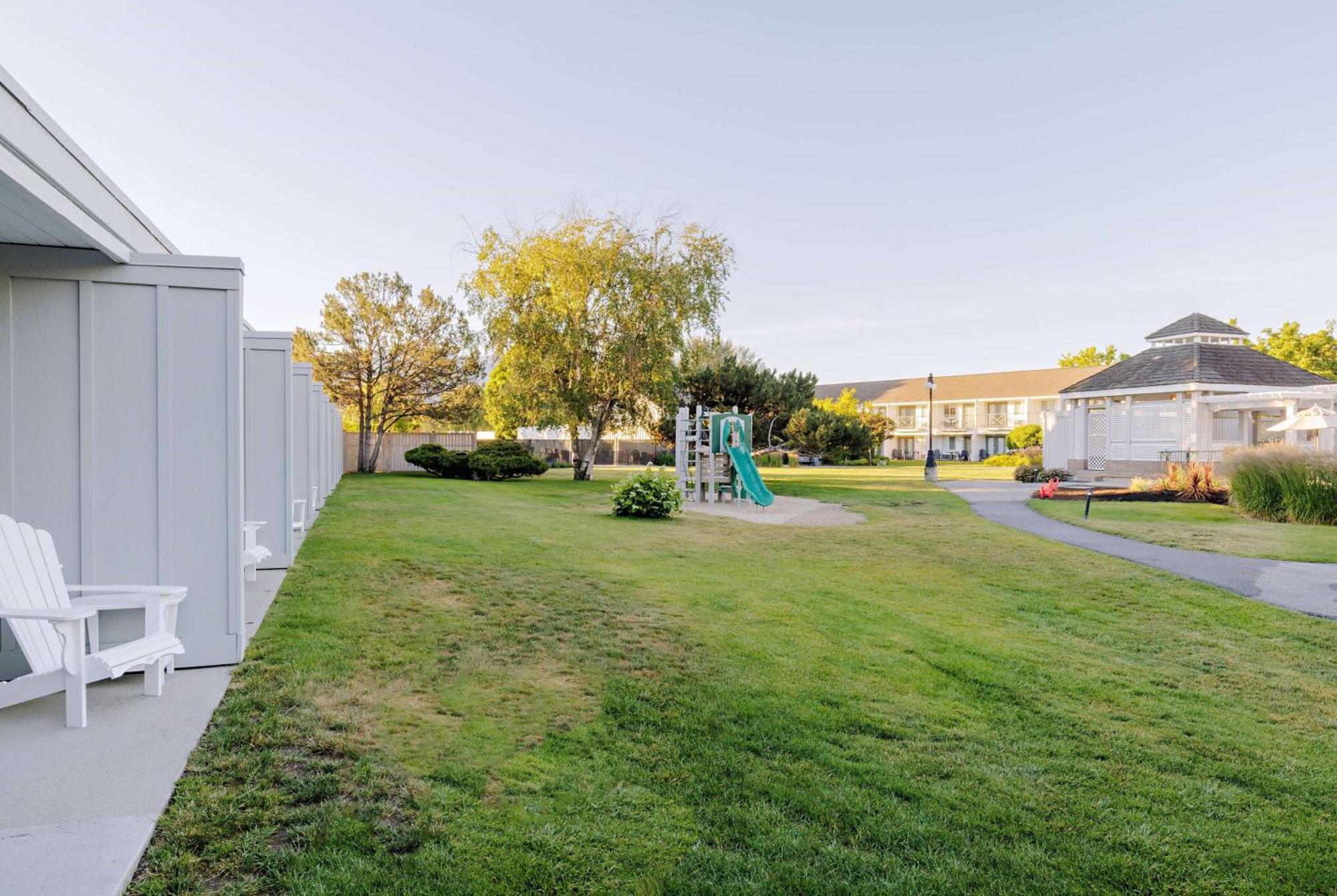 Balcomo, A Ramada By Wyndham Penticton Exterior photo