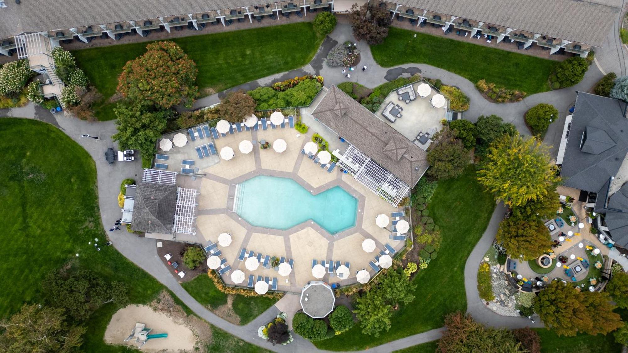 Balcomo, A Ramada By Wyndham Penticton Exterior photo